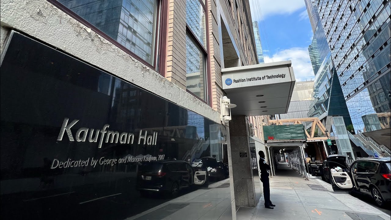 Fashion Institute of Technology (FIT) Dorm Room in Midtown Manhattan
