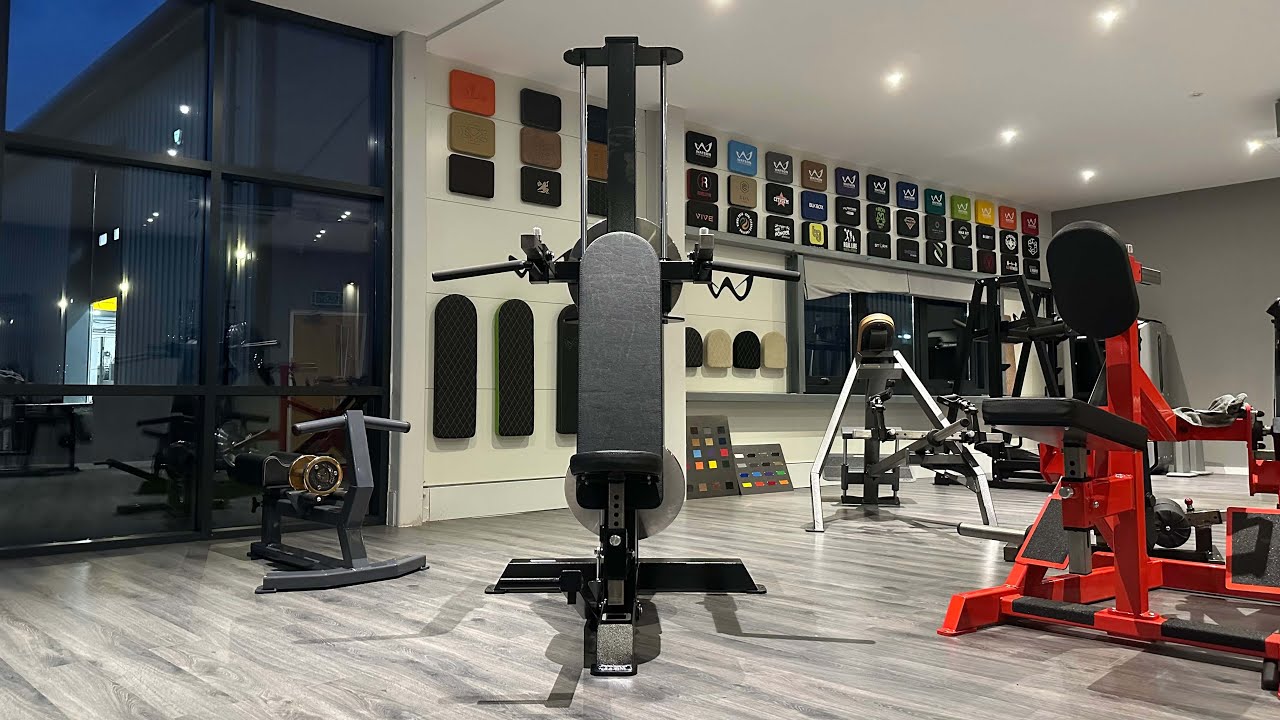 The Watson Plate Loaded Delt Builder - YouTube