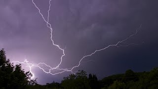 [No Comment] Une partie de la France frappée par de violents orages et la grêle