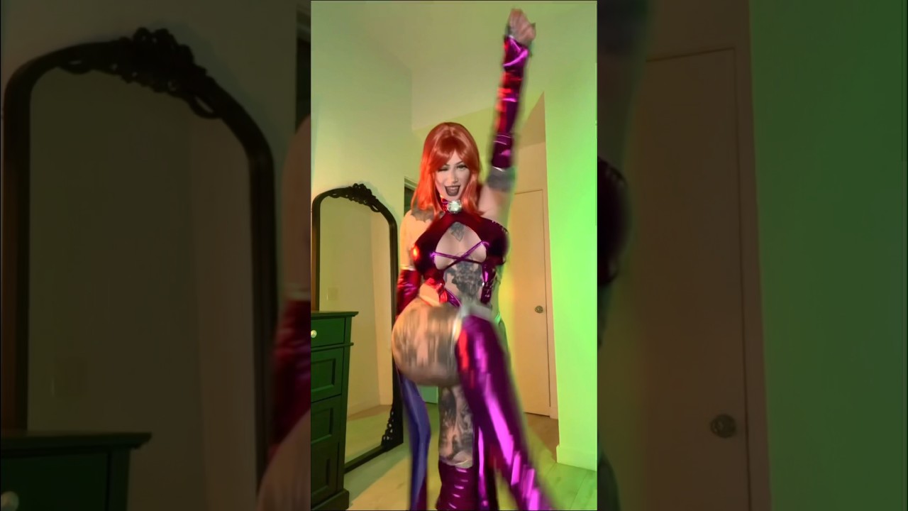 Do u like Teen Titans?🖤 #starfire #teentitans #cosplay