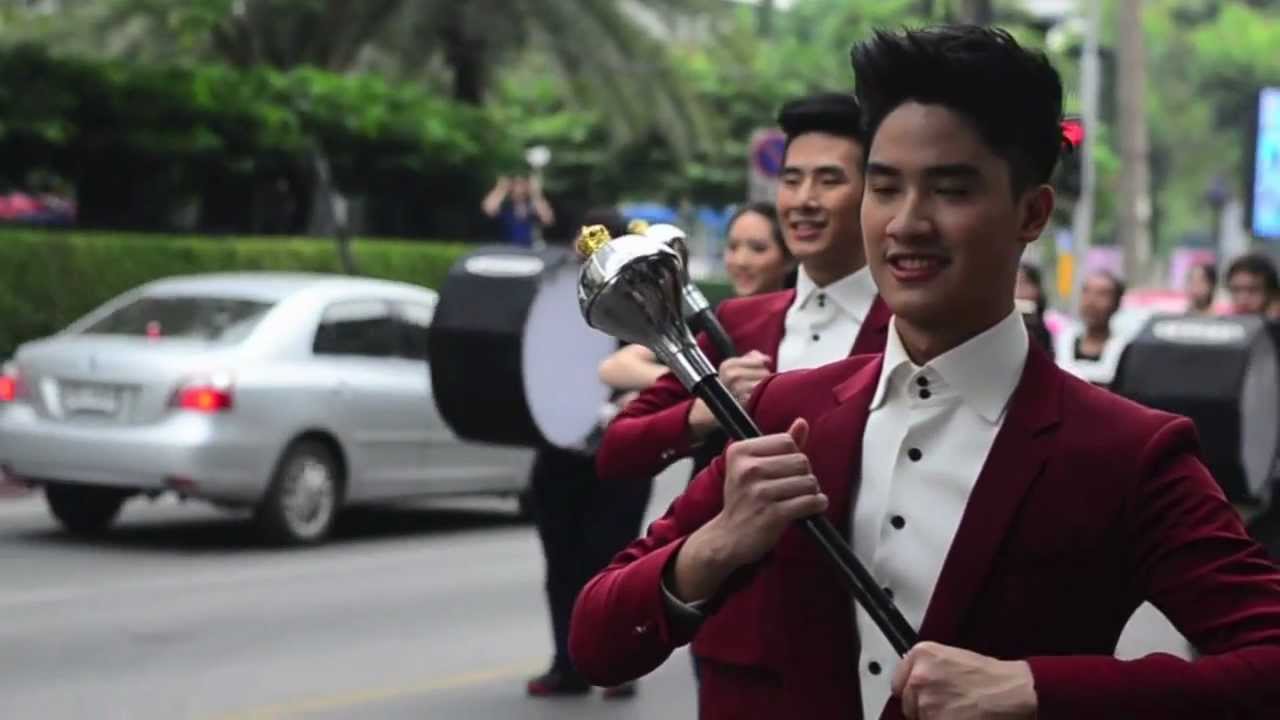 จุฬาฯคฑากร CK5 นำขบวนถนนนี้สีชมพู