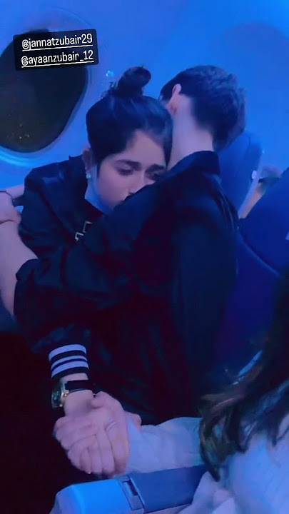jannat zubair flight mai bahut jyada 😱😱😱😱 dar gyi #ayaanzubair #jannatzubair #ytshorts #shorts