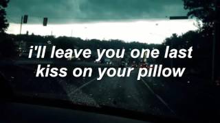 Video-Miniaturansicht von „lost boy - troye sivan / lyrics“