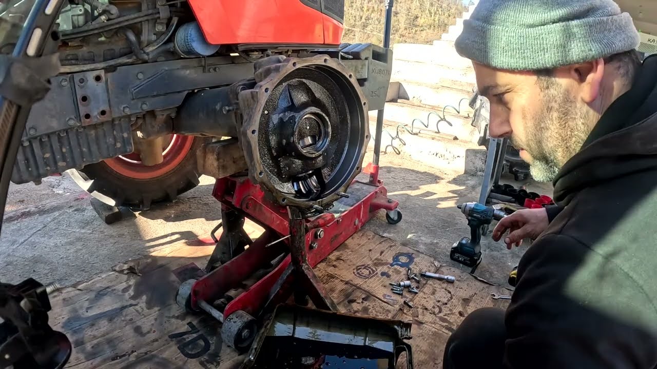 Kubota Mk 5000 Traktör Ön Teker Yağ Kaçırıyor Keçe Ve Rulman Değişimi Nasıl Yapılır