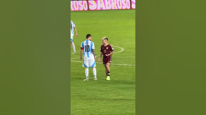 Lionel Messi and Yeferson Soteldo argue in the Venezuela vs Argentina match.