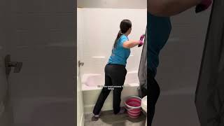 How I Deep Clean Bathrooms as a Professional Cleaner