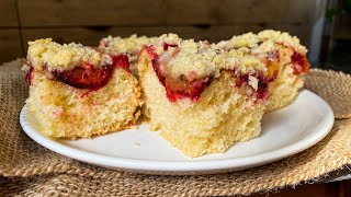 Plum Cake with Yeast Dough and Crumble
