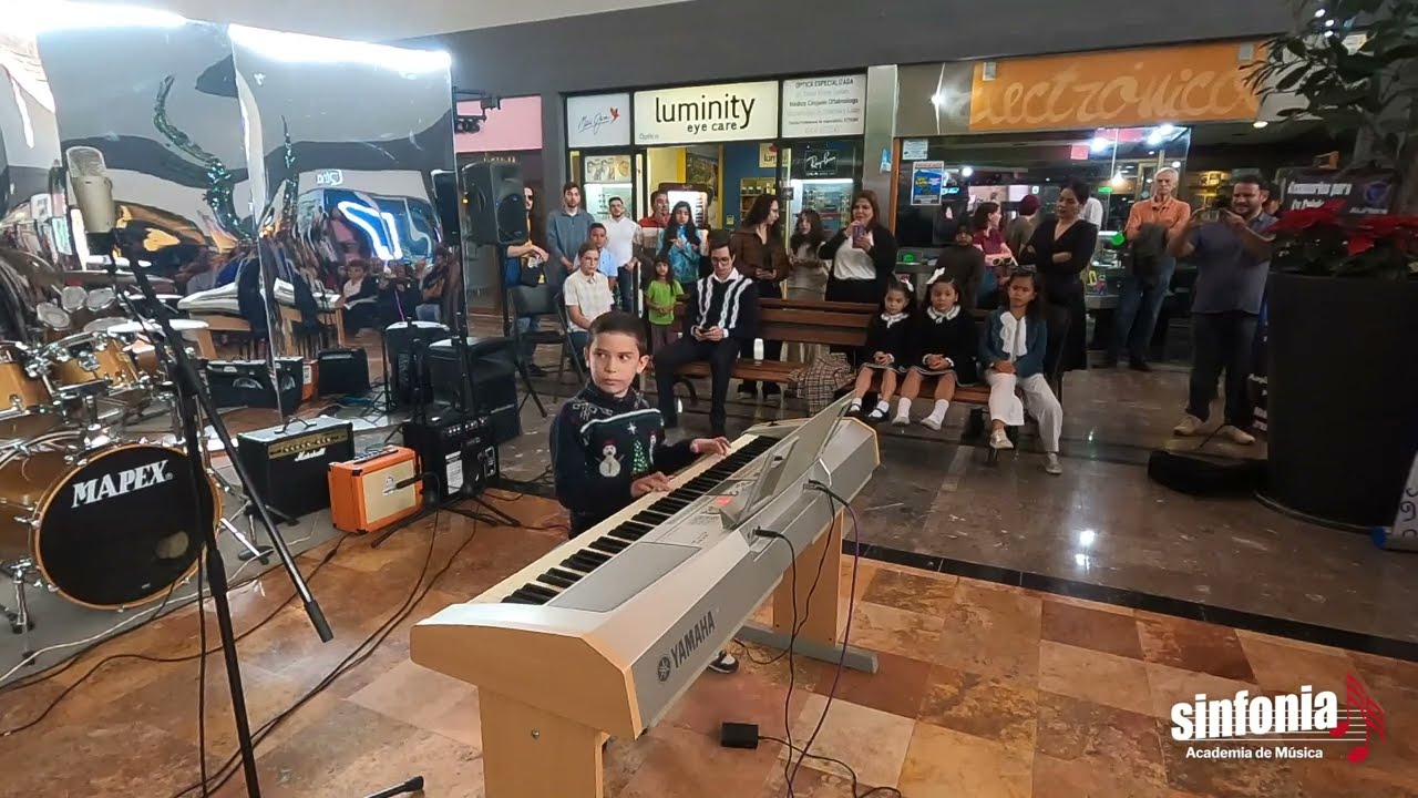 We Wish You a Merry Christmas (Played by David) [Festival Sinfonía 2025]