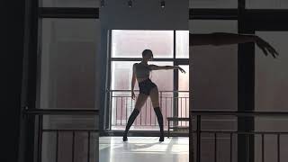 FINNEAS - NEW GIRL #heels #dance #shorts #longlegs