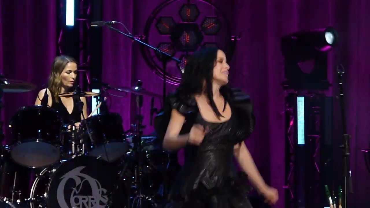 The Corrs Perform Breathless On Tour Birmingham 14th November 2024