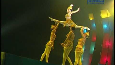 XIẾC: NGẪU HỨNG PHO TƯỢNG CỔ - ĐOÀN XIẾC TP HCM