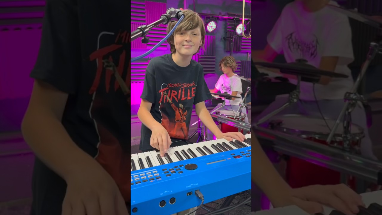 Raized Wrong Performs - The Final Countdown by Europe auf YouTube ansehen Raized Wrong Performs - The Final Countdown by Europe auf YouTube ansehen