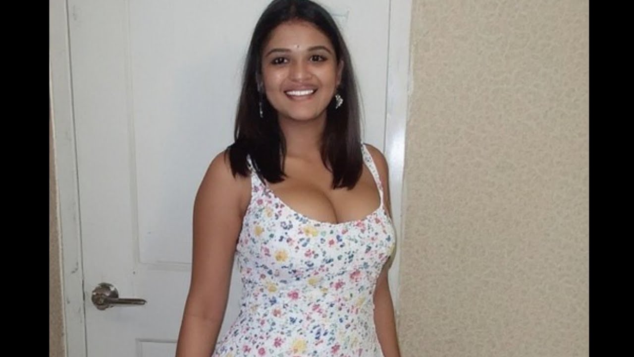 Desha in a cool sun dress 