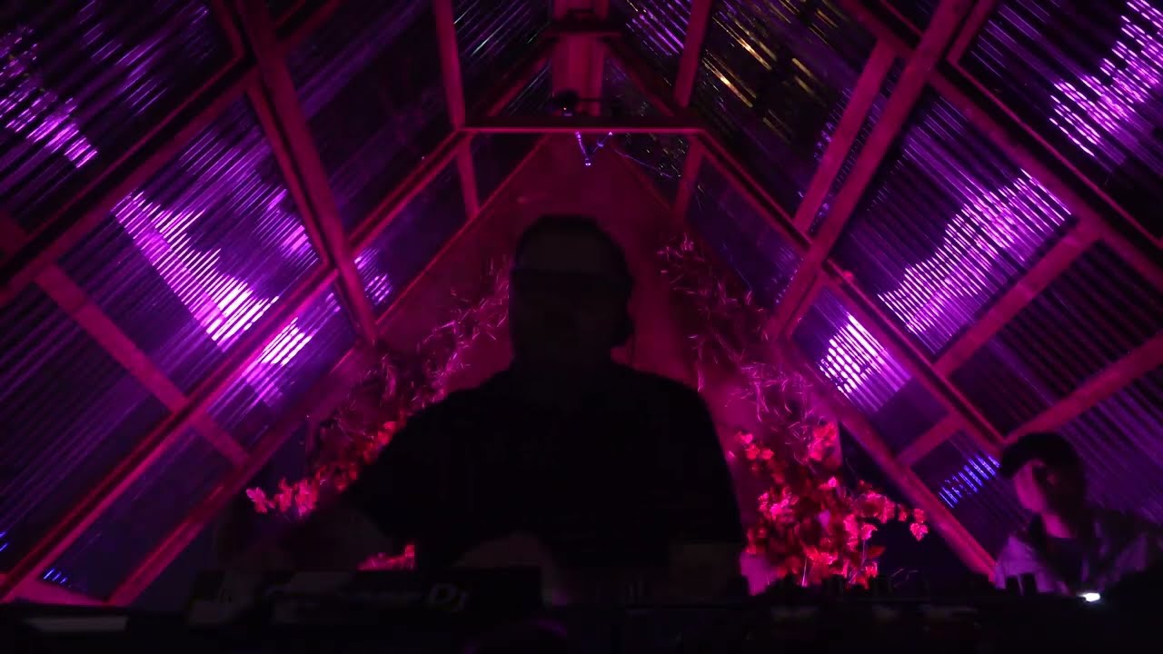 IAN POOLEY  @ The Air House 8th