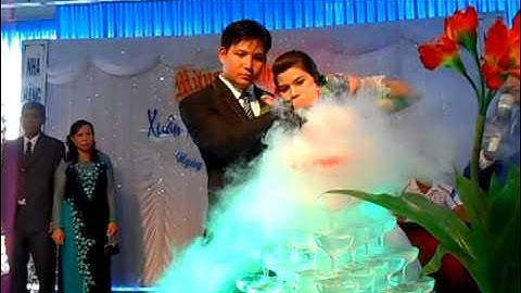 Đá khói đám cưới .