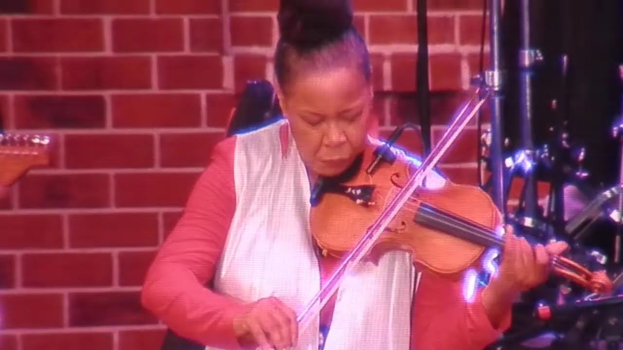 'Lady In Red' Karen Briggs Comptempo Orchestra - Performs at 50th year 91.9 WCLK (LIVE) 'The Bridge'