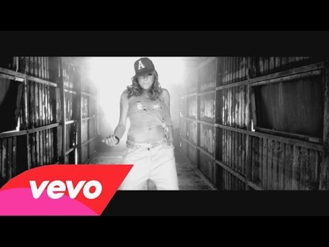 Hadise Biz Burdayiz Official Video 