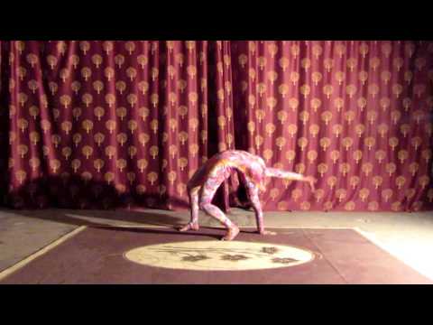 solo contortion act Fikrte