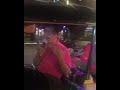 سايق تكتك كوري يغني تعال يبن الحلال ههههه