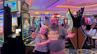 This Slot Machine on the Las Vegas Strip HOOKED US screenshot 1