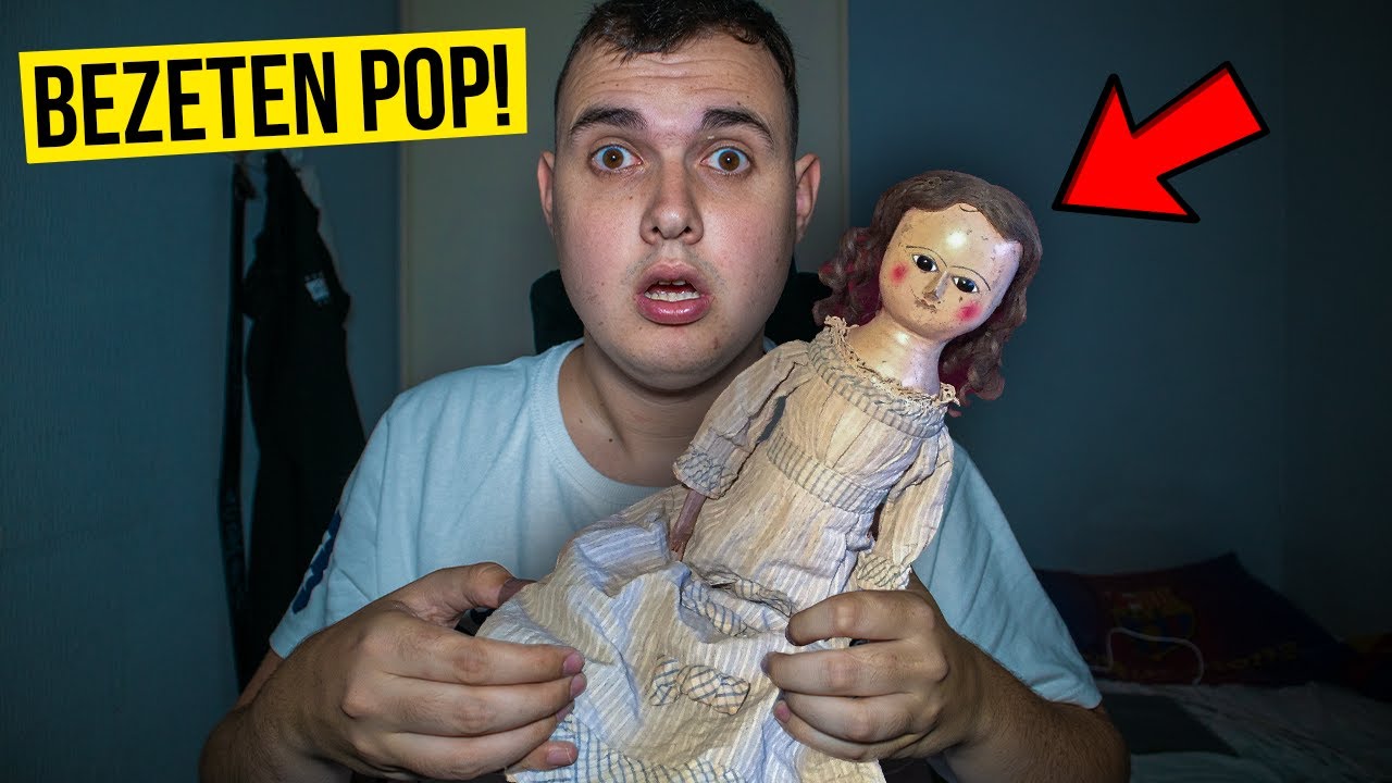 Ik vond deze BEZETEN OUDE POP voor mijn deur..! *Mijn huis SPOOKT!*