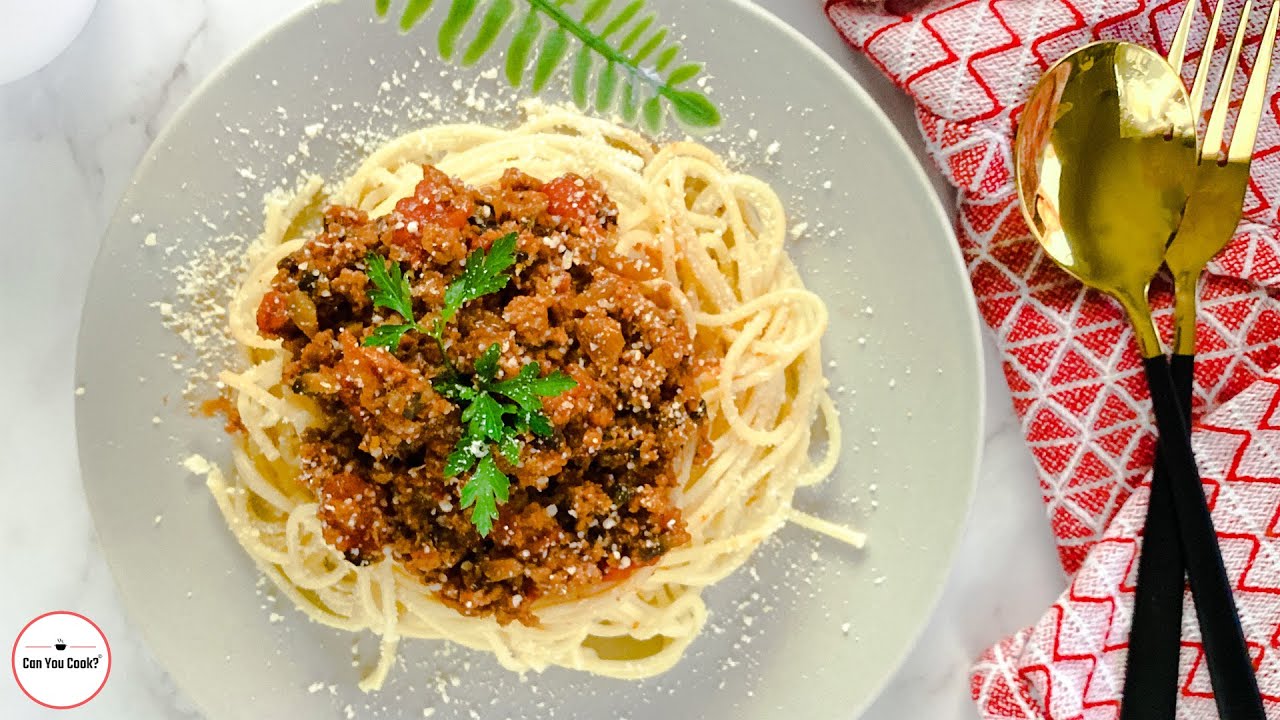 Spaghetti Bolognese By Can You Cook - YouTube