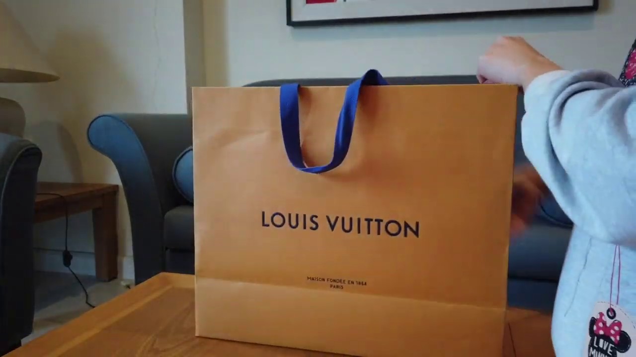 Louis Vuitton NeoNoe bag review & unboxing 