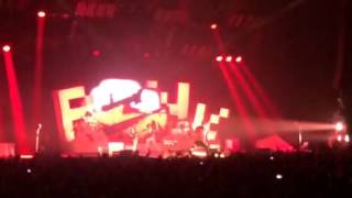 Lucky G1rl, Shaka Ponk (Zénith de Paris, 07.06.14)