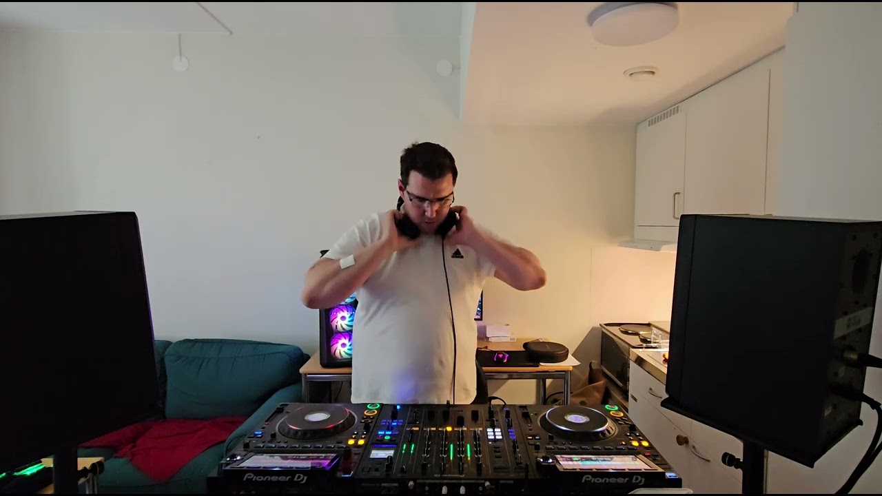 Tuvén (DJ) - House Music Mix #01 (Live)