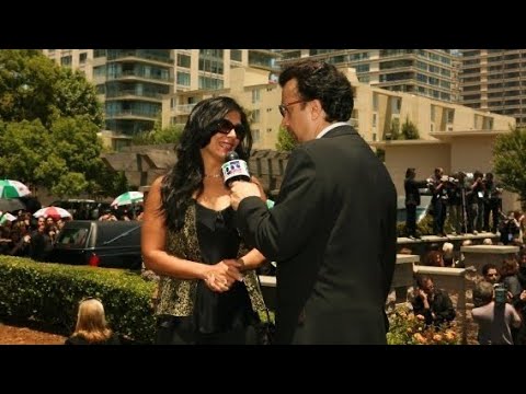 Susan Roshan Mahasti سوزان روشن در خاکسپاری مهستی 