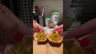 How to eat a passion fruit.Is passion fruit really toxic and can be poisonous?🤯