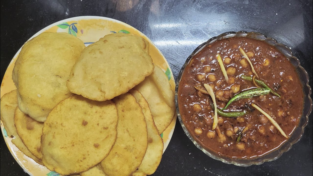 Aaj Maine banaye Pindi Chole and Bhathure @DJ Food N Life @ranjanajuneja2777 