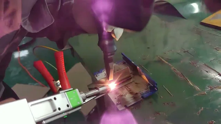 Awesome Handheld 3000W Fiber Laser Welding Machine for Beginners