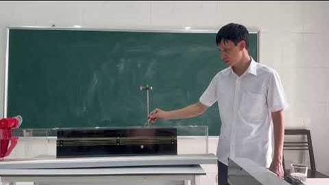 Phân tích  dao động tắt dần con lắc đơn ở môi trường nước bằng phần mềm Tracker - Thầy Tư Lam Sơn