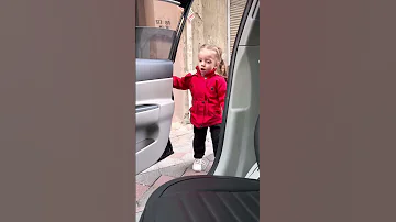 وقفتني فكرت بدها مساعدة 