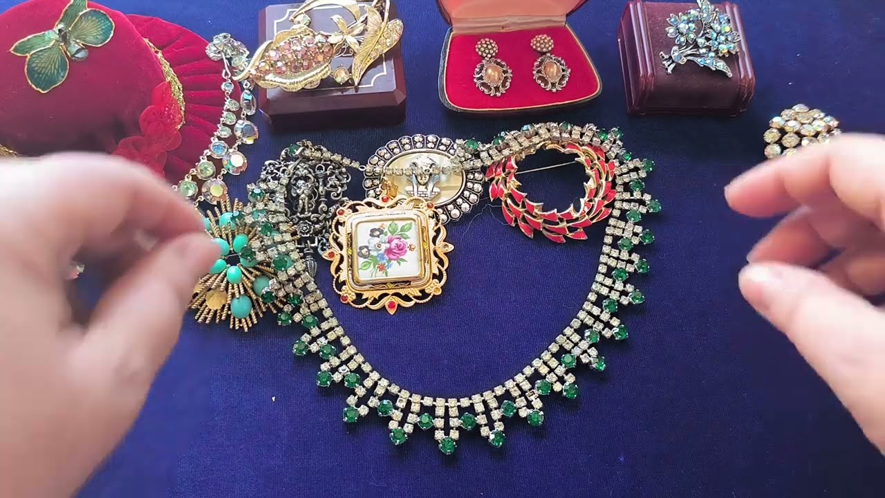Распаковка лома винтажной бижутерии