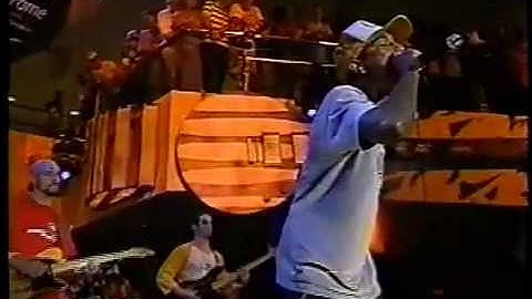 N.E.R.D., Kelis and Spymob Bobby james live