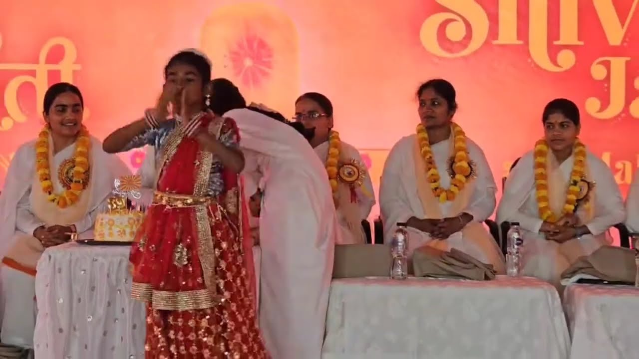 झूमो नाचो खुशियां मनाओ, शिव बाबा की महिमा गाओ...... Dance by Kumari Guria