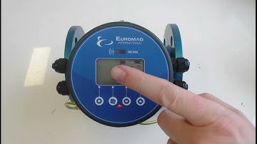 How to configure the display and outputs on a Euromag MC406 converter using the front push buttons