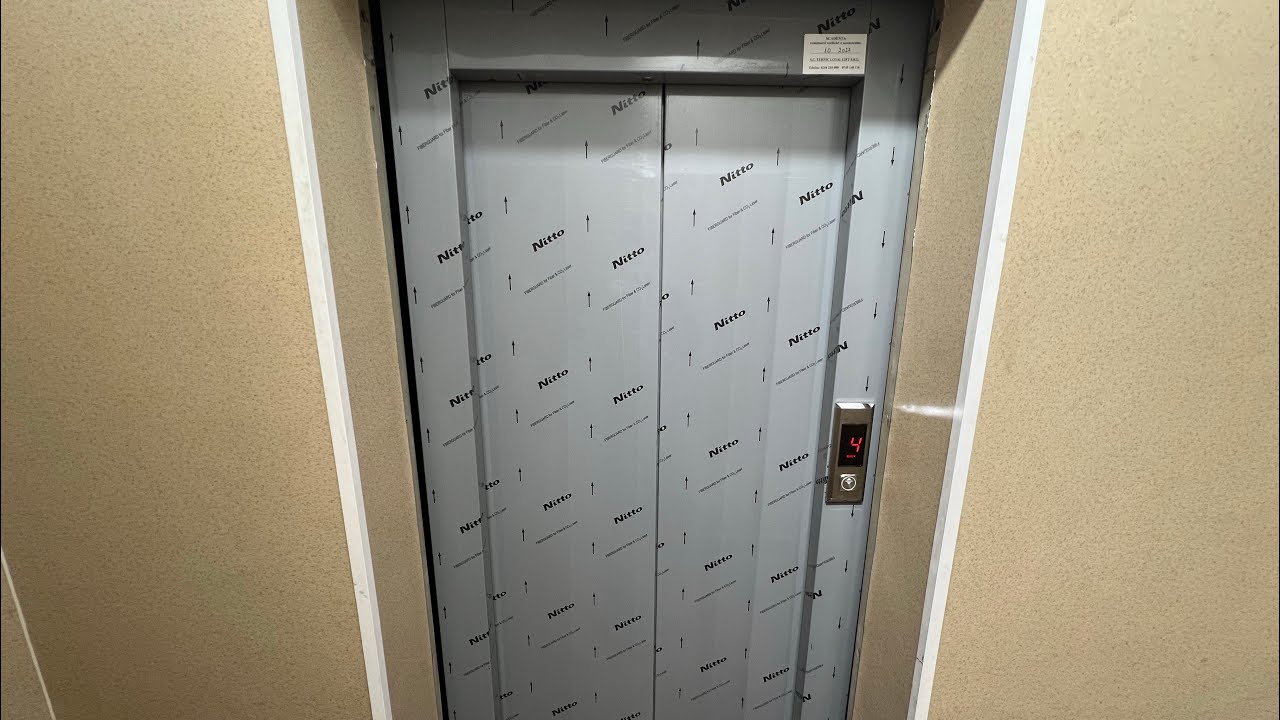 Modernised 2007 IFMA? Traction Elevator@Calea Zarandului Bl.M10, Deva, Romania