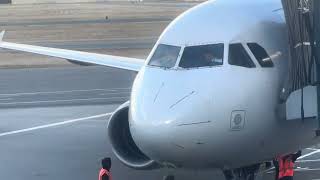 Plans Spotting American Airlines A320(N121UW) Flight 1857 arrives from Charlotte filmed Feb 29, 2024
