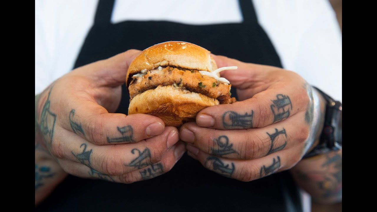 Lighter fare sets Mini Oscar's Annex apart from its older big brother