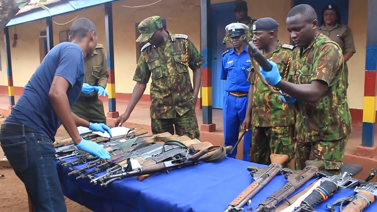 С начала операции по обеспечению безопасности в Исиоло ​​уже изъято 18 единиц оружия.