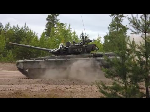 Move Vs Tank Moving Battle Tank Stock Video - YouTube