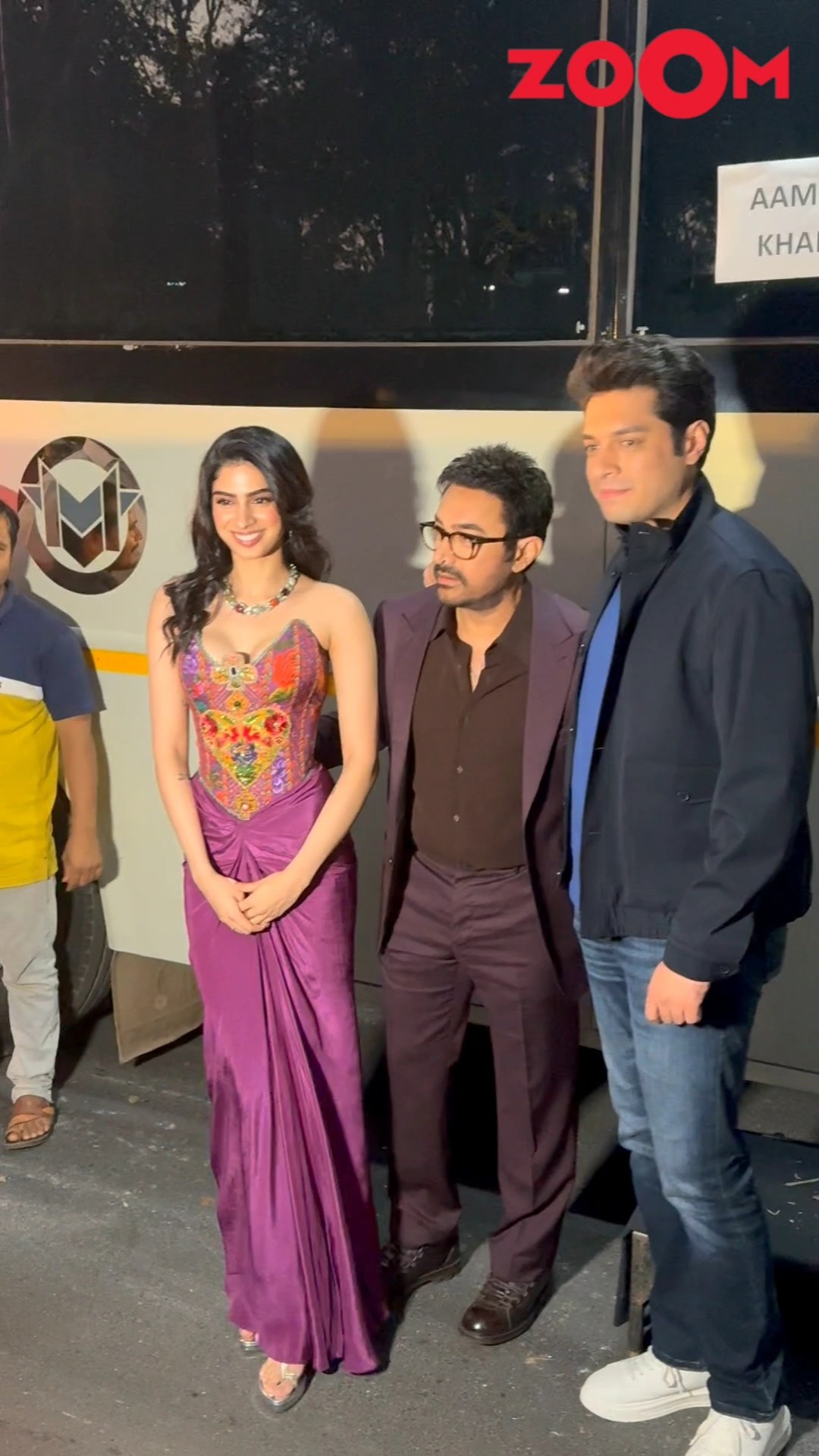 Aamir Khan gets CONFUSED with the positions while posing with Khushi Kapoor \u0026 Junaid Khan #shorts