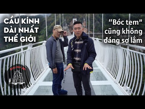 Vị khách đầu tiên đi trên Cầu kính dài nhất thế giới ở Mộc Châu