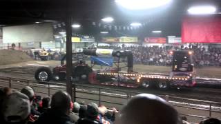 Gordyville USA tire falls off international