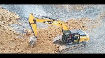 cara kerja excavator di atas gunung gali tanah hingga rata buat bikin jalan