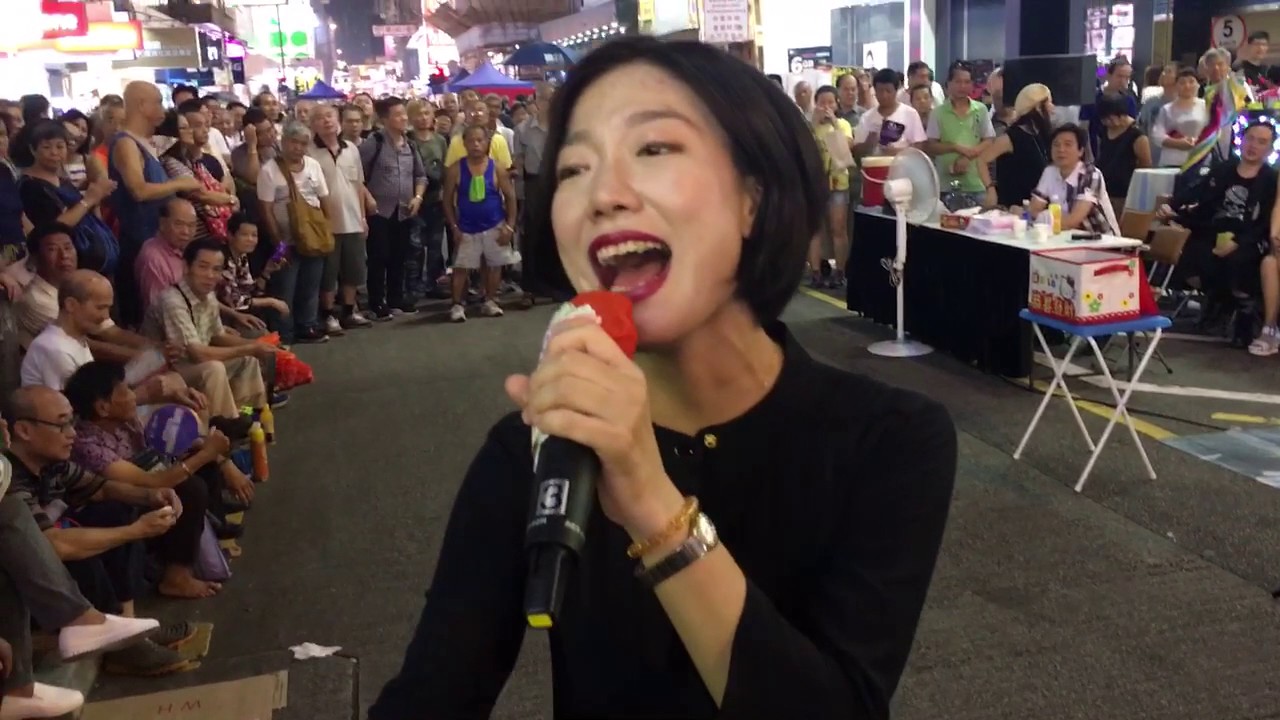 旺角街頭表演-（2017-07-30）旺角羅文~ 小龍女唱 
