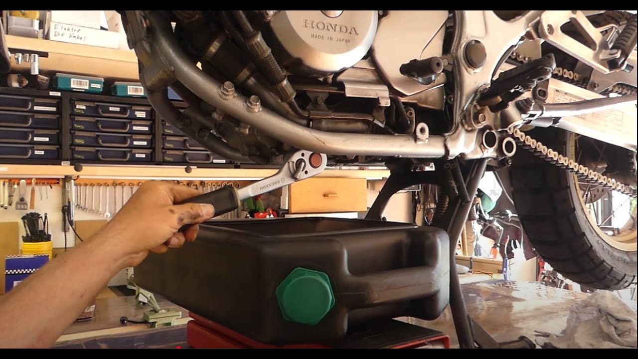 Honda Africa Twin - RD07 -- Ölwechsel (2025) ✌
